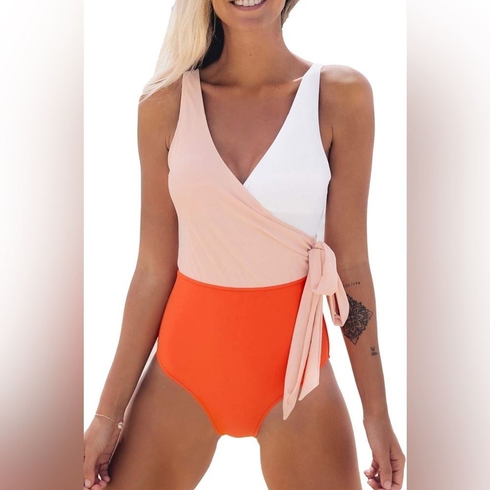 NEW 3XL- Tri Color bathing suit swimsuit
Full coverage shades of orange